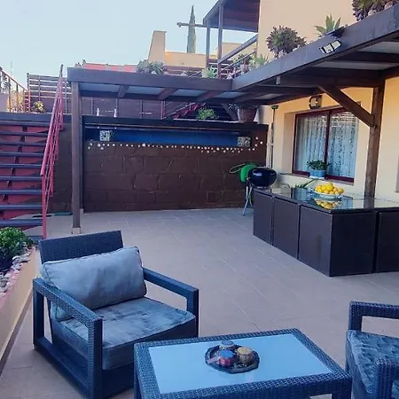 Gorgeous 3 Bedrooms In Natural Reserve Park! Guest house