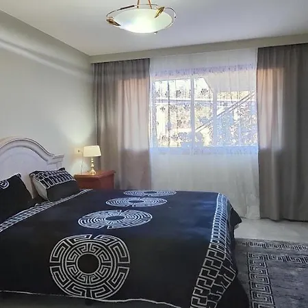 Gorgeous 3 Bedrooms In Natural Reserve Park! Guest house