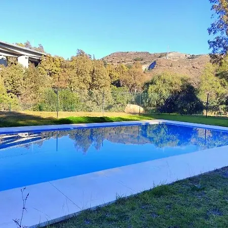 Gorgeous 3 Bedrooms In Natural Reserve Park! 4*